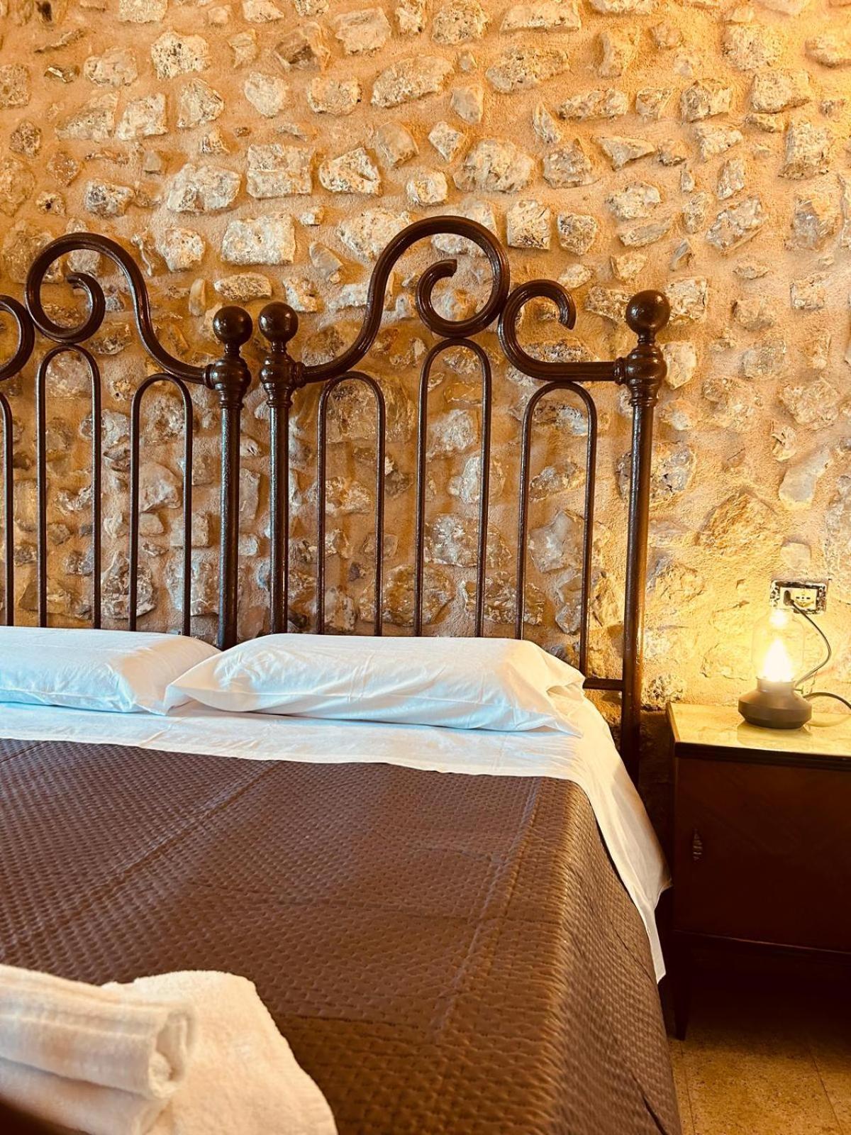 Deluxe Double Room,1674089396:JPEG